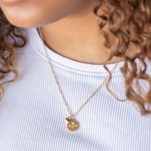 paparazzi Jewelry - Gold necklace/earrings paparazzi paparazzi Jewelry - Gold necklace/earrings paparazzi